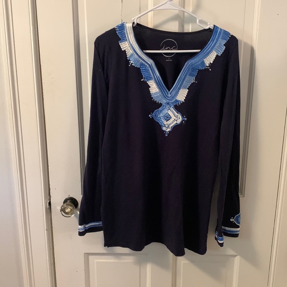 Navy tunic with beautiful details - Picture 1 of 3